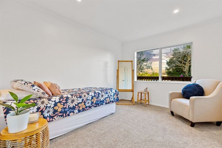 Photo of property in 34 Taioma Crescent, Te Atatu Peninsula, Auckland, 0610