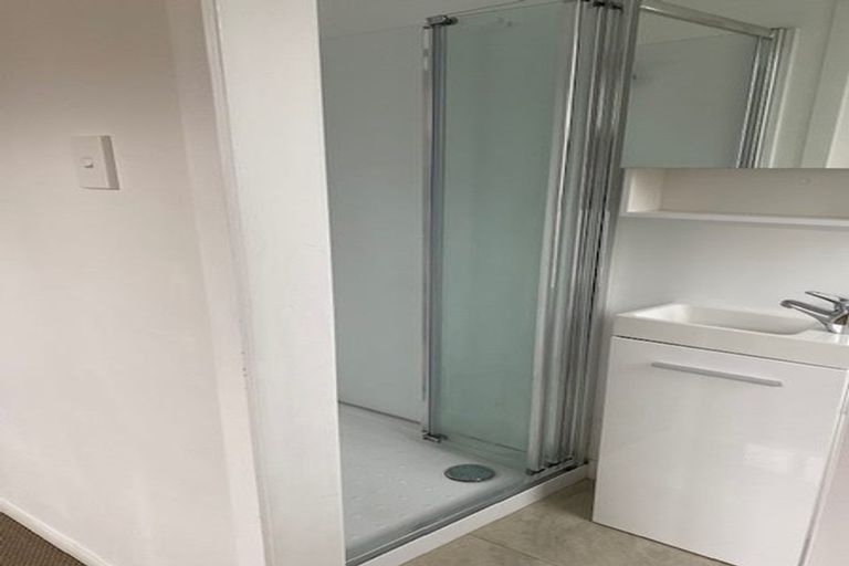 Photo of property in 34b Toru Street, Te Atatu Peninsula, Auckland, 0610