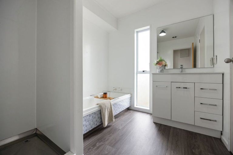 Photo of property in 6 Kentucky Crescent, Nawton, Hamilton, 3200