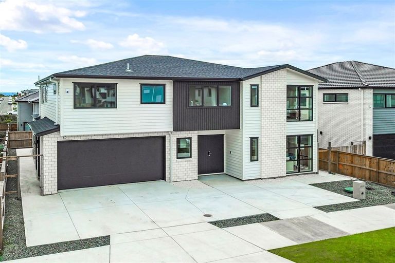 Photo of property in 51 Hikuawa Road, Flat Bush, Auckland, 2019