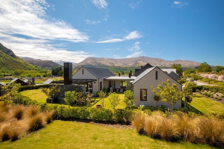Photo of property in 3 Heenan Lane, Arrowtown, 9371