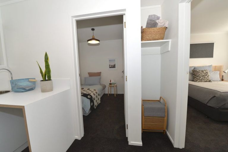 Photo of property in 2/11 Taupata Street, Redcliffs, Christchurch, 8081