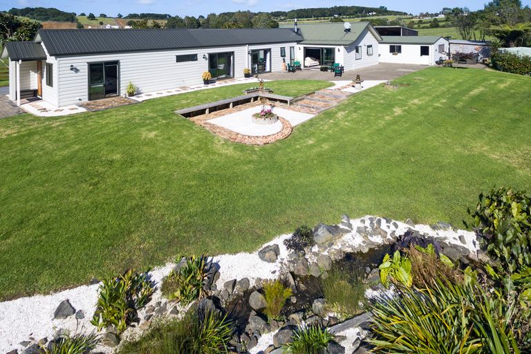 Photo of property in 110 Farmpark Road, Waiuku, 2681