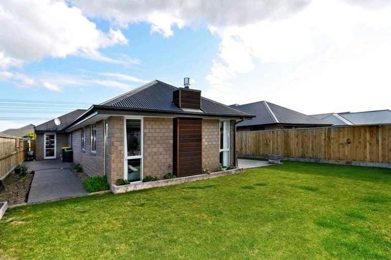 Photo of property in 36 Little Oaks Drive, Yaldhurst, Christchurch, 8042