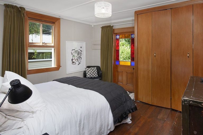 Photo of property in 18 Saint Davids Street, Lyttelton, 8082