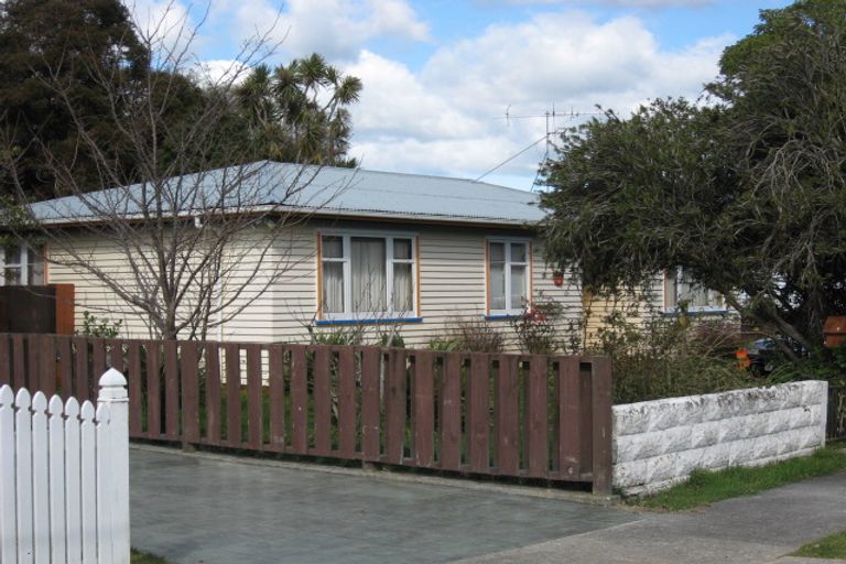 Photo of property in 37 Peel Place, Wainuiomata, Lower Hutt, 5014