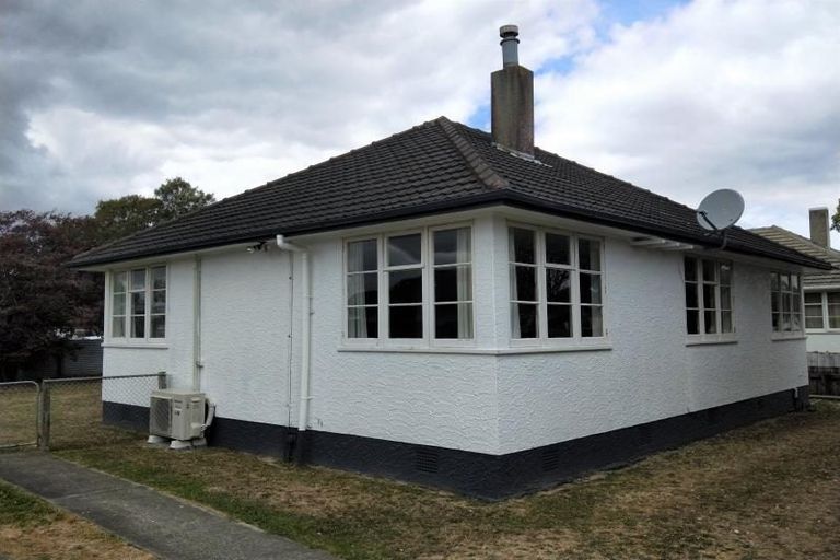 Photo of property in 3 Upham Terrace, Roslyn, Palmerston North, 4414