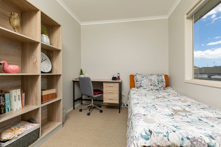 Photo of property in 8 Lucienne Drive, Ranui, Auckland, 0612