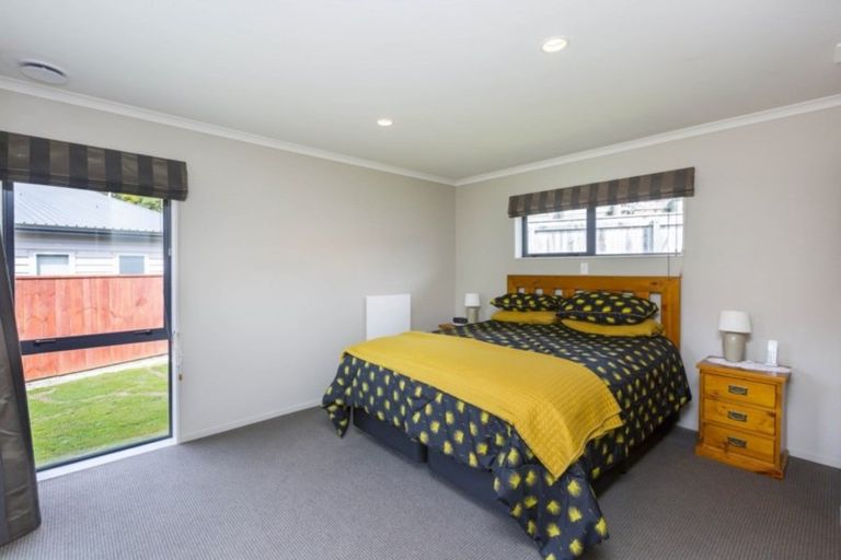 Photo of property in 44 King Charles Drive, Kingsley Heights, Upper Hutt, 5018