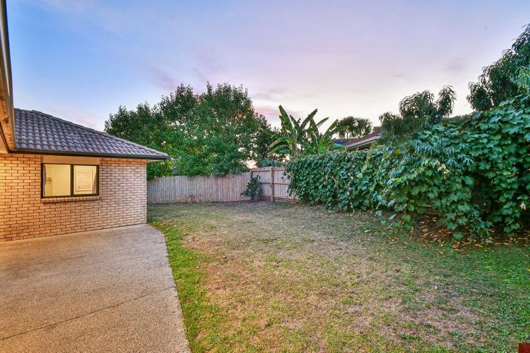 Photo of property in 28 Nicholas Gibbons Drive, Clendon Park, Auckland, 2103