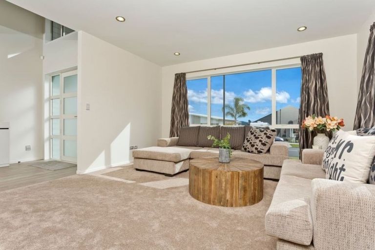 Photo of property in 61 Madison Terrace, Silverdale, 0932