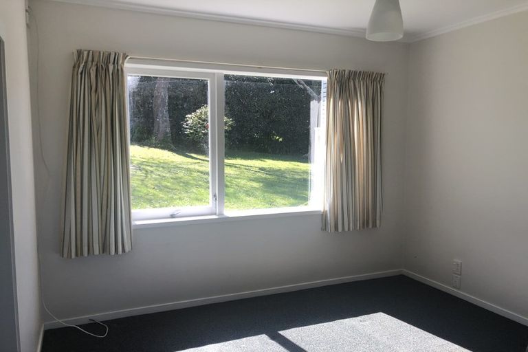 Photo of property in 2/62 Kowhai Road, Campbells Bay, Auckland, 0630