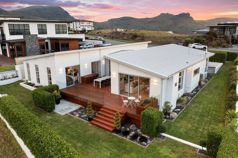 Photo of property in 12 Parkridge Place, Mount Pleasant, Christchurch, 8081