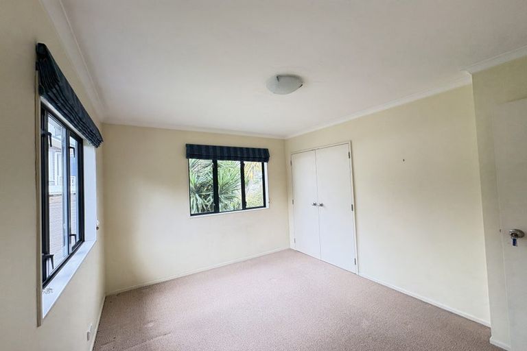 Photo of property in 30 Royal View Road, Te Atatu South, Auckland, 0610