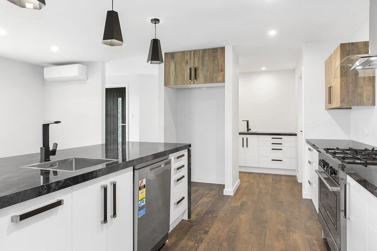 Photo of property in 2 Chatham Street, Waihola, Milton, 9073