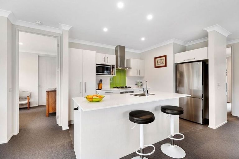 Photo of property in 20 Mervyn Kemp Drive, Tawa, Wellington, 5028