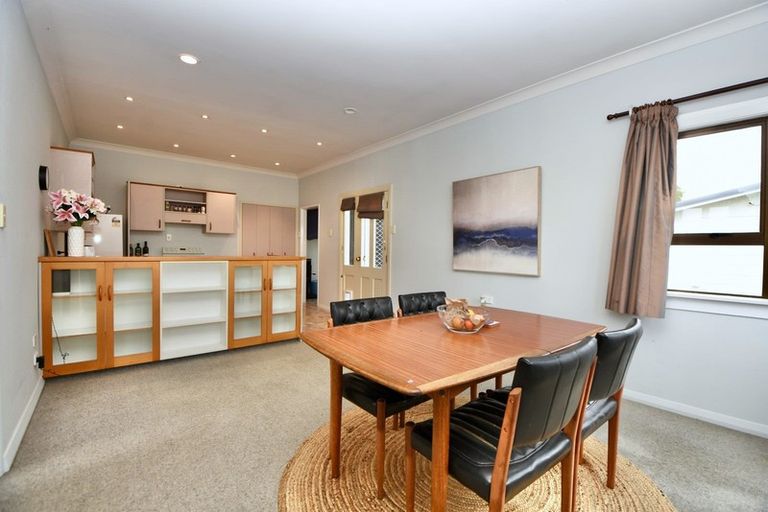 Photo of property in 2 Mckenzie Terrace, Carterton, 5713