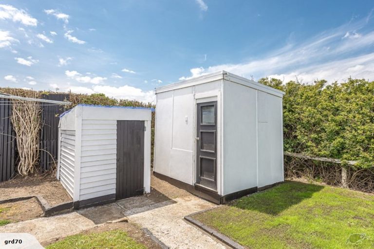 Photo of property in 180 Puriri Street, Castlecliff, Whanganui, 4501