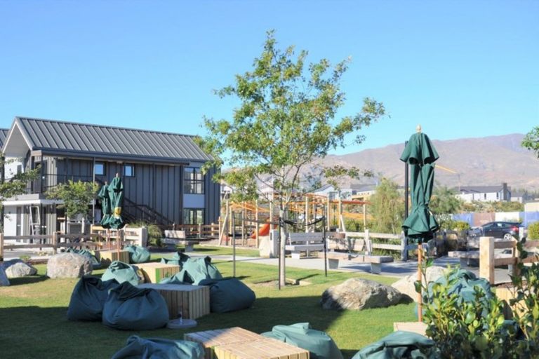 Photo of property in 5 Merivale Avenue, Wanaka, 9305