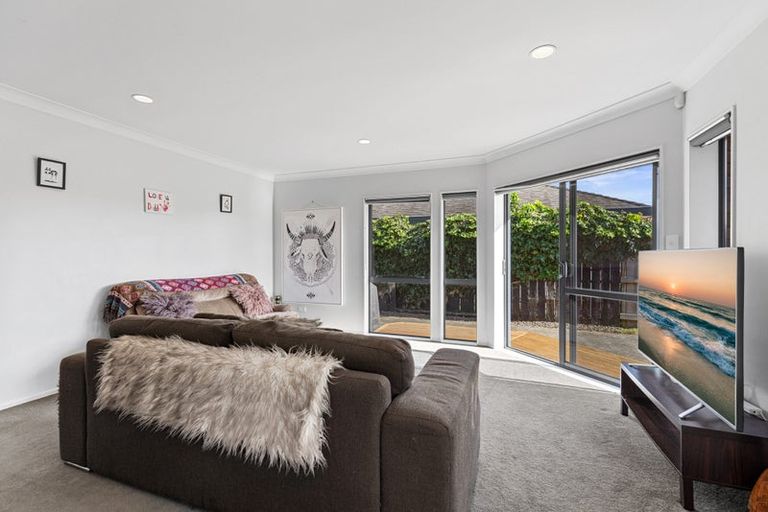 Photo of property in 31 Corinth Grove, Papamoa Beach, Papamoa, 3118