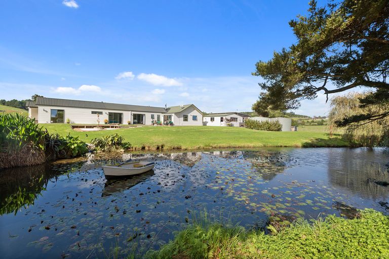 Photo of property in 110 Farmpark Road, Waiuku, 2681