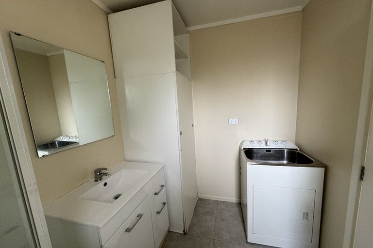 Photo of property in 9a Springs Road, Parakai, 0830
