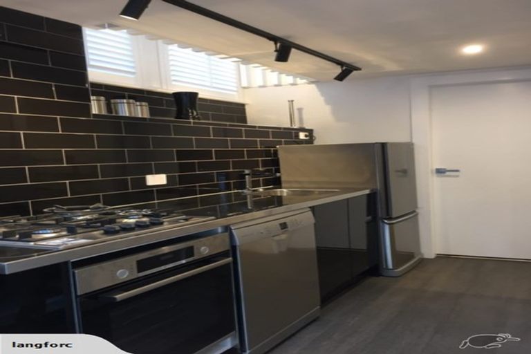 Photo of property in 225 Aro Street, Aro Valley, Wellington, 6021