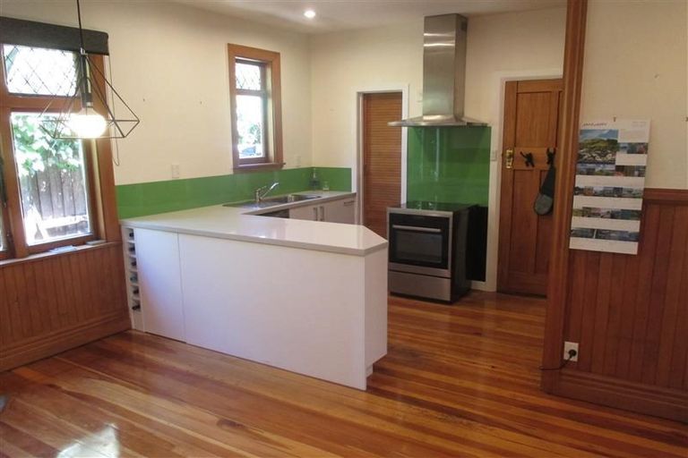 Photo of property in 38 Martin Avenue, Beckenham, Christchurch, 8023