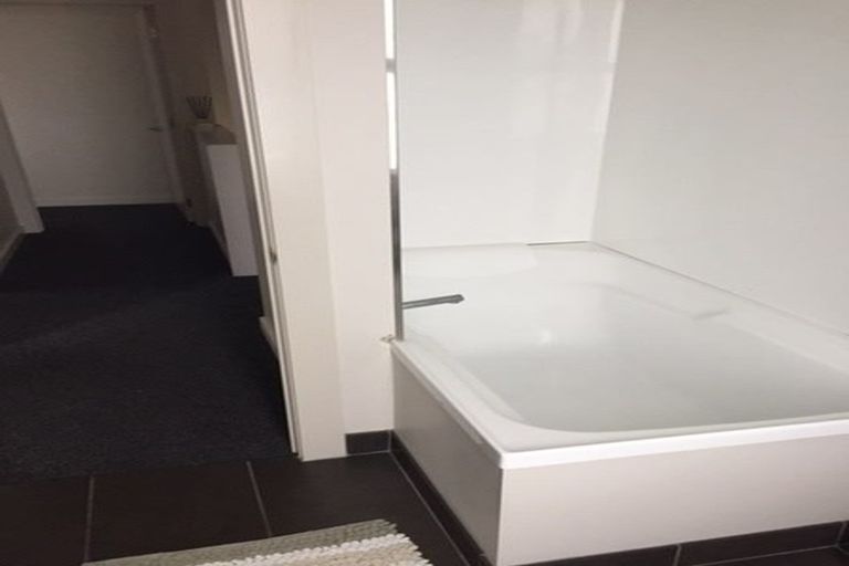 Photo of property in The Terraces, 19/9 Humber Street, Pandora, Napier, 4110