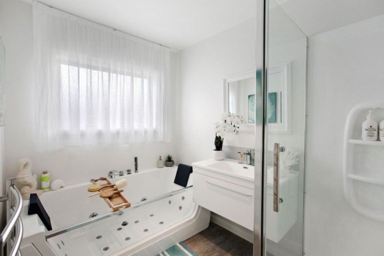 Photo of property in 35 Waione Avenue, Athenree, Waihi Beach, 3177