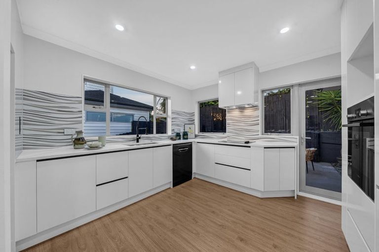 Photo of property in 55b Sheridan Drive, New Lynn, Auckland, 0600