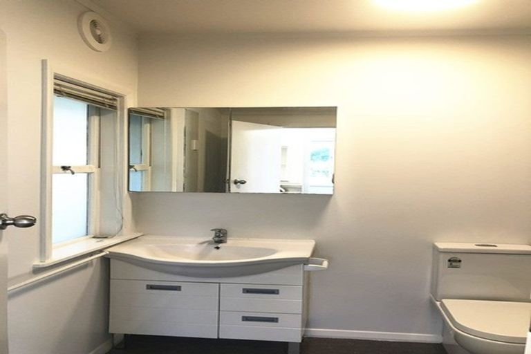 Photo of property in 12-14 Clevedon Road, Papakura, 2110