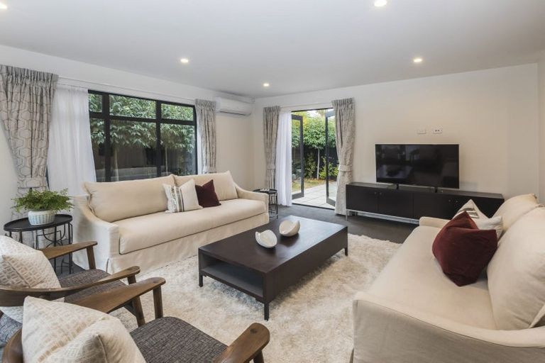 Photo of property in 2/27 Bristol Street, St Albans, Christchurch, 8014