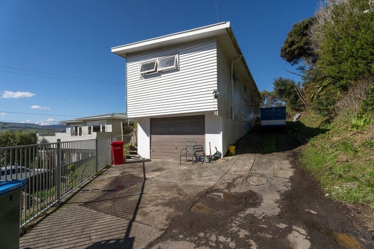 Photo of property in 19 Bayview Road, Paremata, Porirua, 5024