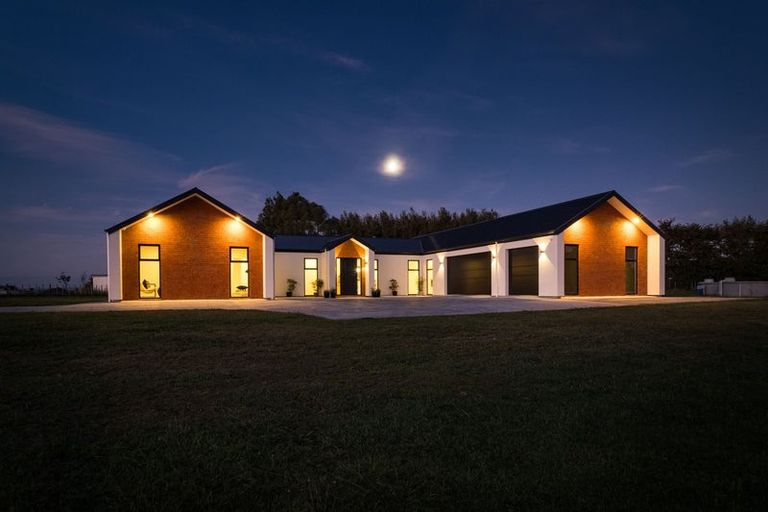 Photo of property in 11 Te Kahu Lane, Halcombe, Feilding, 4779