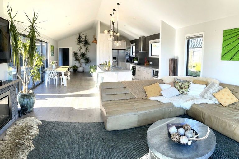 Photo of property in 19 Glenfiddich Road, Jacks Point, Queenstown, 9371