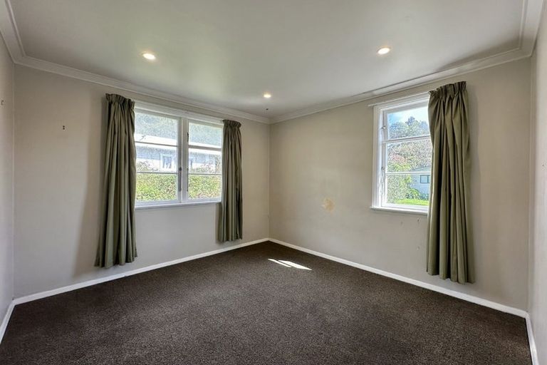 Photo of property in 23 Kereru Grove, Stokes Valley, Lower Hutt, 5019