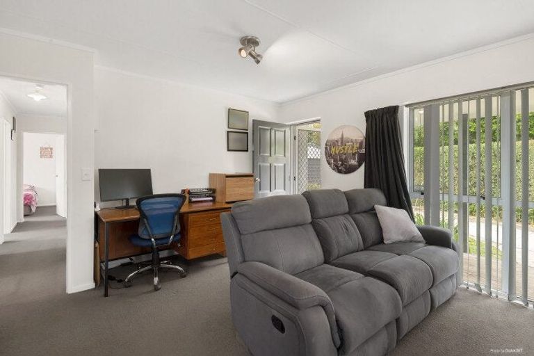 Photo of property in 16 Rosehill Place, Nawton, Hamilton, 3200
