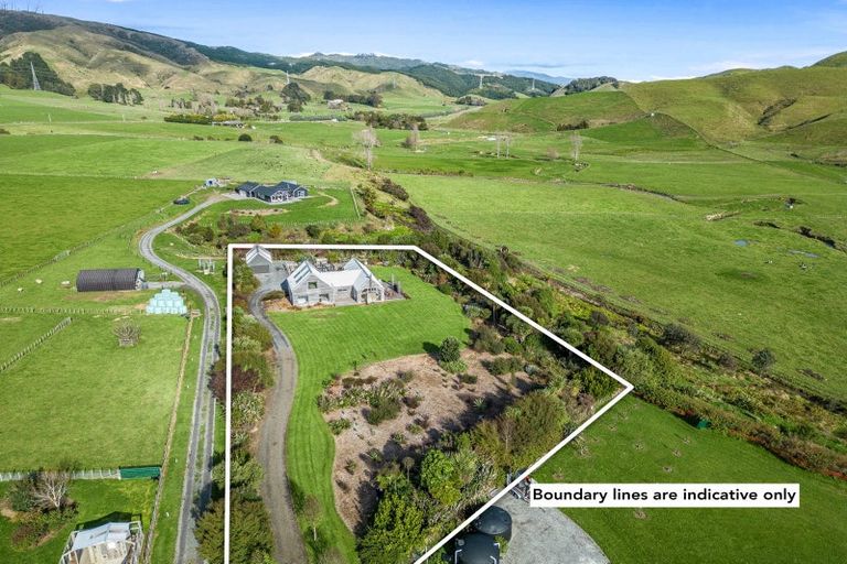 Photo of property in 48 Mountain View Drive, Manakau, Otaki, 5583