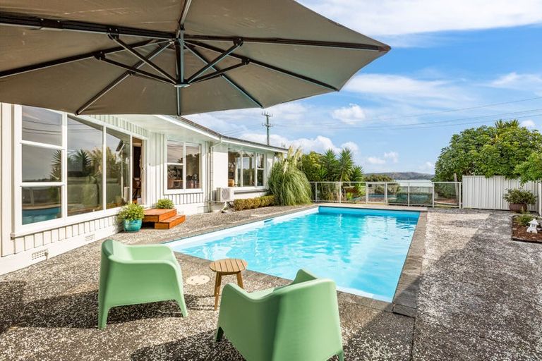 Photo of property in 7 Motukaraka Point, Pauatahanui, Porirua, 5381