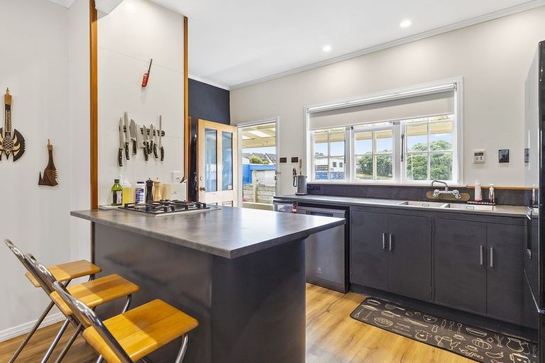 Photo of property in 69 Main Road, Titahi Bay, Porirua, 5022