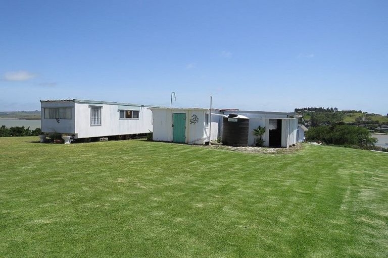 Photo of property in 29 Oxford Street, Whakapirau, Maungaturoto, 0583