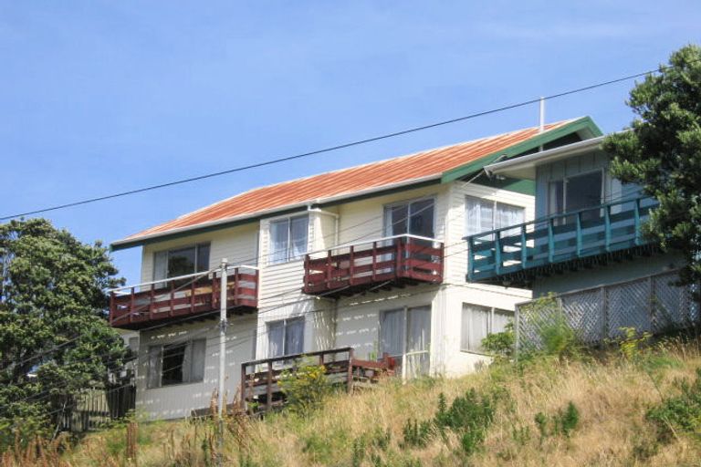 Photo of property in 1/3 Wye Street, Island Bay, Wellington, 6023
