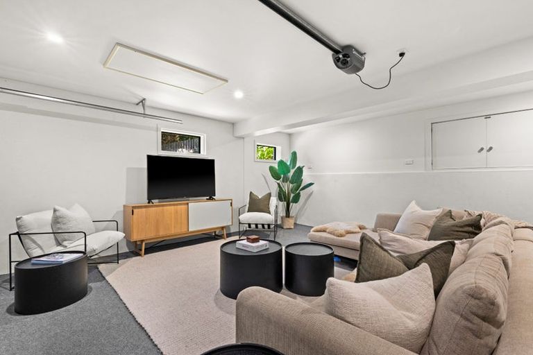 Photo of property in 9 Busby Hill, Havelock North, 4130