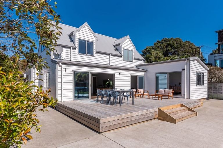 Photo of property in 5 Falla Street, Paraparaumu Beach, Paraparaumu, 5032