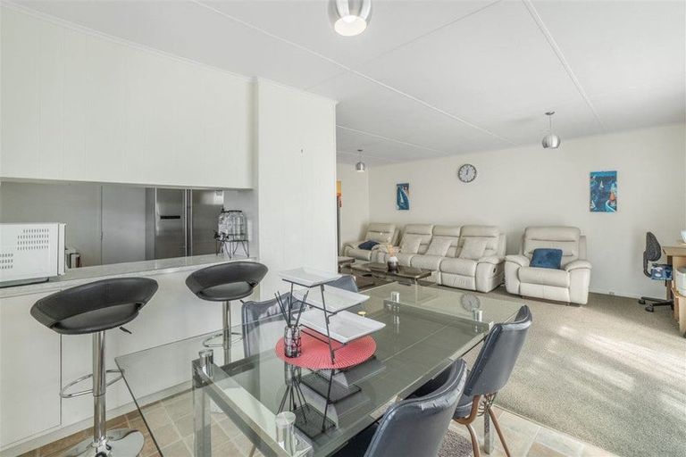 Photo of property in 321a Wellington Road, Wainuiomata, Lower Hutt, 5014