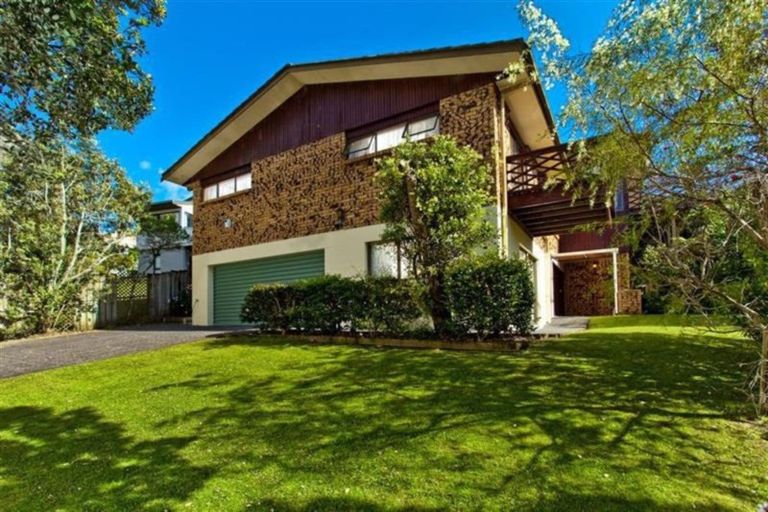 Photo of property in 4 Honeysuckle Lane, Mairangi Bay, Auckland, 0630