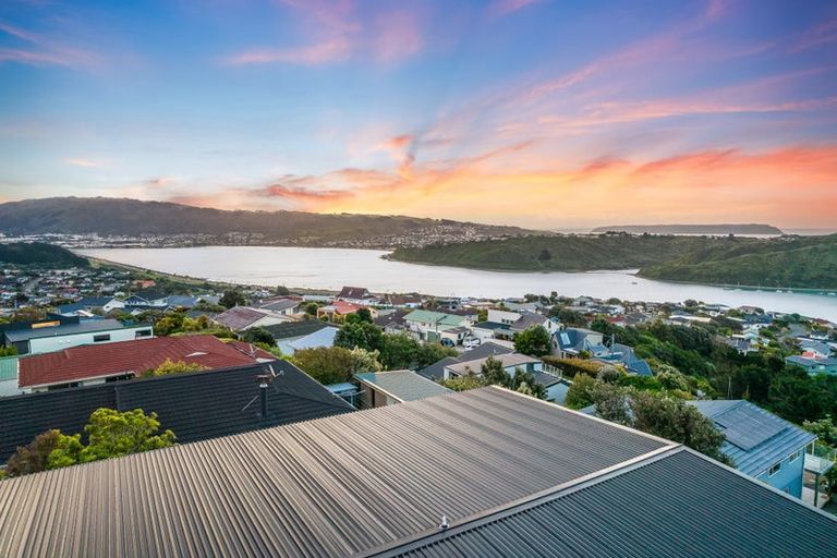 Photo of property in 11 Lauderdale Road, Papakowhai, Porirua, 5024