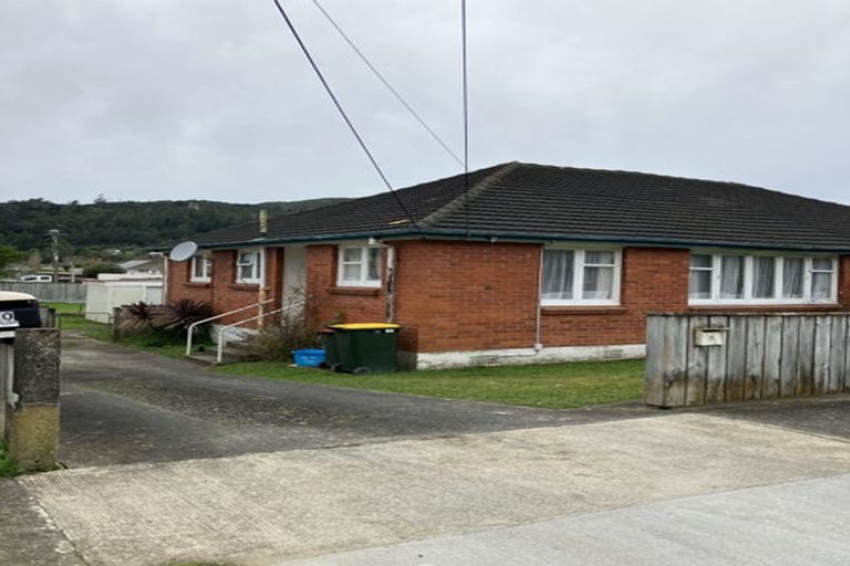 Photo of property in 8 Bird Grove, Stokes Valley, Lower Hutt, 5019