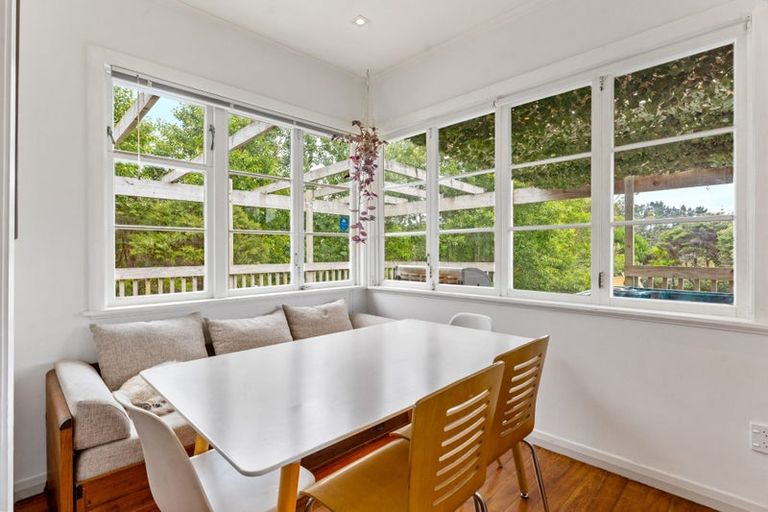 Photo of property in 2 Slater Road, South Head, Helensville, 0874